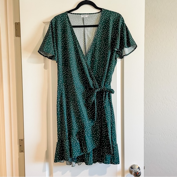 Green Polka Dot Print Lacy Neckline Smocked High Waist Maxi Dress